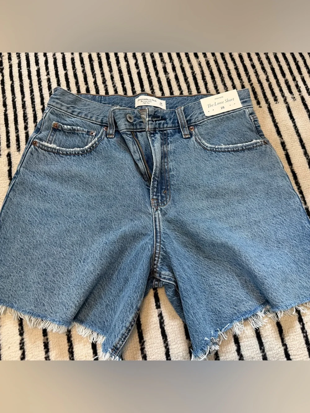 Abercrombie & Fitch The Loose Short - High-Rise Denim Shorts